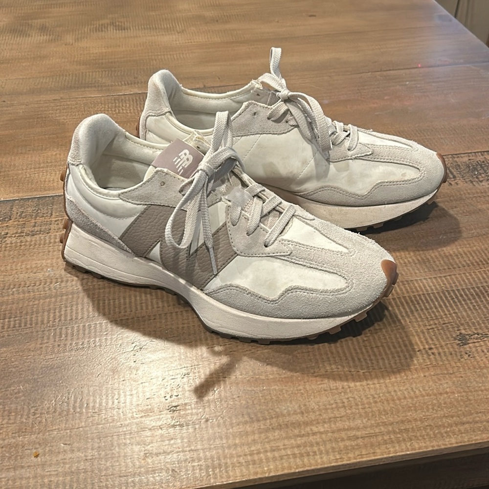 New Balance 327 size women 10